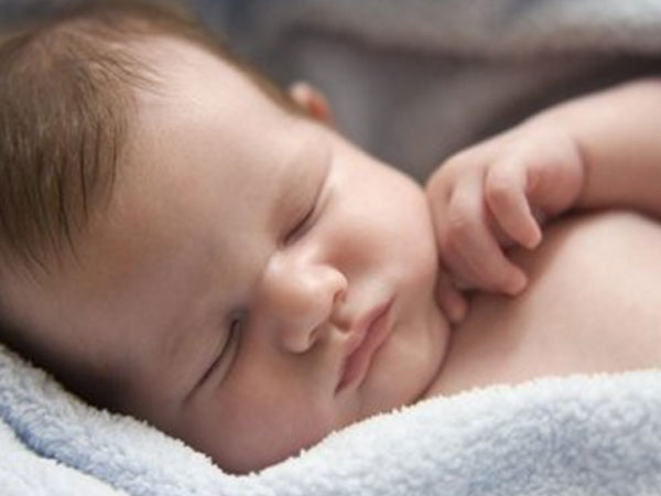 Trẻ dễ mất mạng vì những thói quen sai lầm này, hầu hết các ông bố bà mẹ đều thường xuyên mắc phải