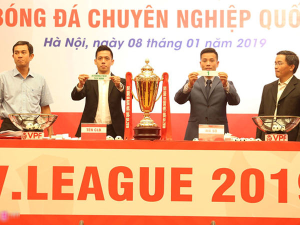 V.League 2019 được tài trợ vật dụng thi đấu trị giá 18 tỷ đồng