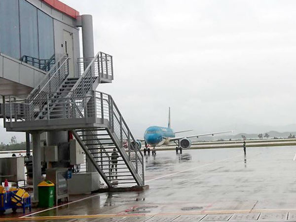 Xe công vào cửa máy bay đón 'người nhà': Bộ Công Thương sẽ có báo cáo