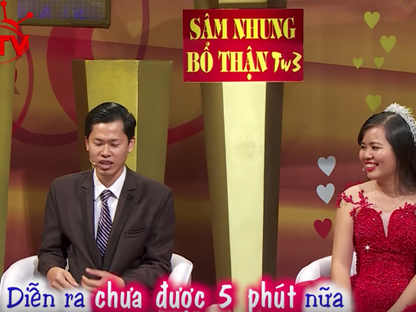 Yêu xa 7 năm bạn gái không cho hôn, thanh niên đợi đến đêm động phòng thì gặp sự cố ở chiếc giường