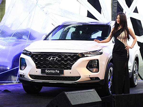 Hyundai Santa Fe 2019 giá cao nhất 1,245 tỷ tại Việt Nam