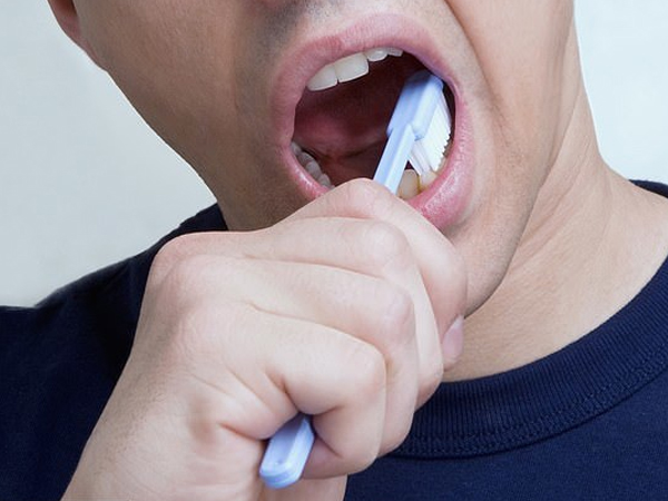 Lười đánh răng, quý ông tăng nguy cơ bị bất lực gấp 3 lần
