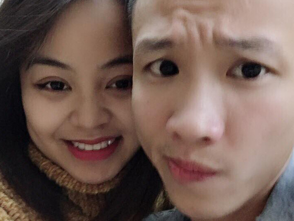 Thanh niên mua sim 'vớ được' luôn cả người yêu, bạn gái cầu hôn cứ ngỡ là trêu chọc