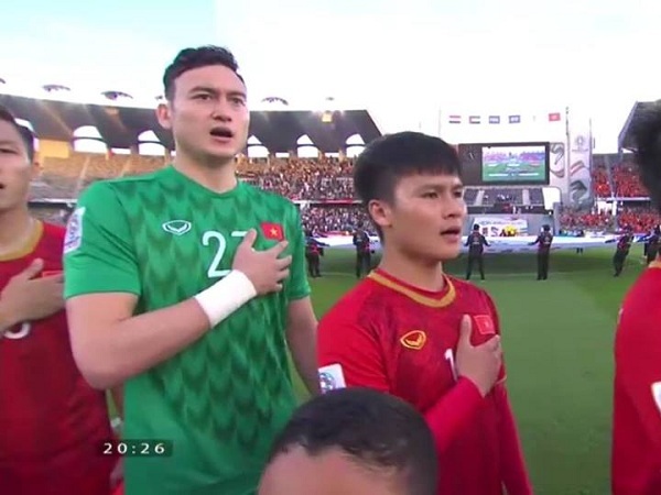 Thủ môn Đặng Văn Lâm bị nhiều CĐV lăng mạ, chửi bới trên MXH sau trận thua Iraq