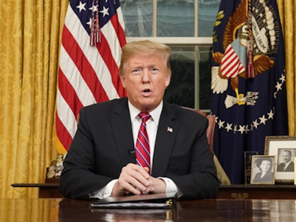 Trump đổi ý, yêu cầu 5,7 tỷ USD xây rào thép ở biên giới Mexico