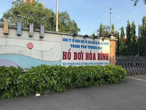 Diễn biến mới nhất vụ người mẹ tử vong ở hồ bơi ở Bình Chánh