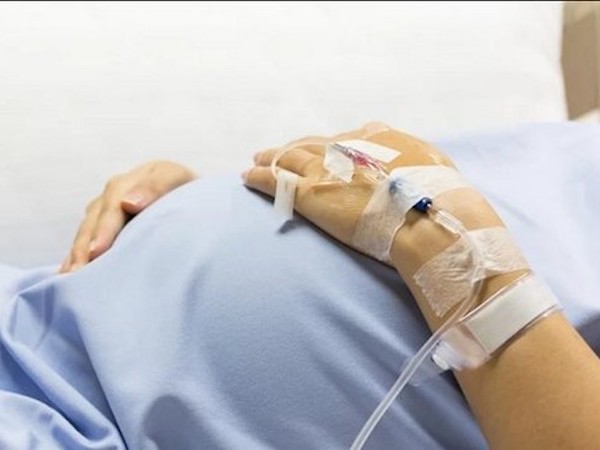 Hôn mê suốt 10 năm, người phụ nữ bất ngờ sinh con