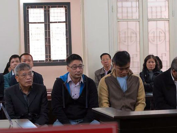 Đại gia chứng khoán lừa 2 ngân hàng gần 50 tỷ đồng