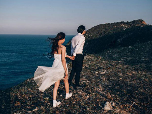 Nhờ người ấy chụp ảnh cưới, tôi hoảng hồn khi nhận album còn bị chồng coi không ra gì