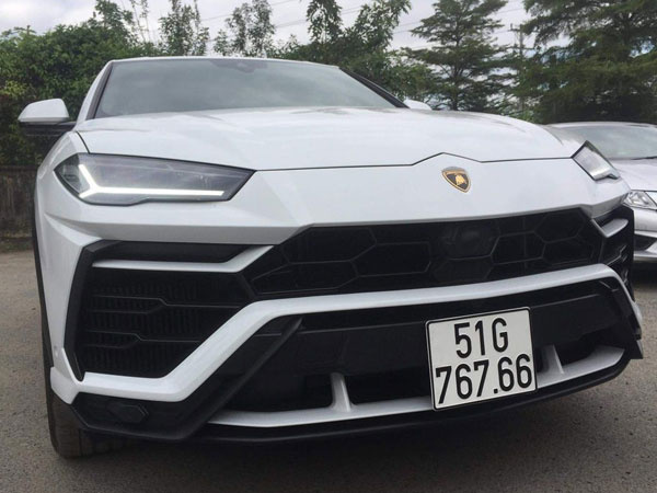 Đại gia Minh 'nhựa' lại chơi trội: Siêu xe triệu USD, biển số siêu đẹp