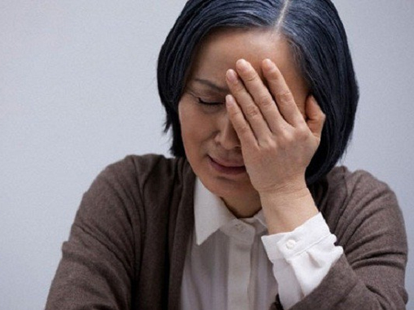 Nhờ con gái đưa đi khám bệnh, ngay tại bệnh viện, nó nói một câu mà lòng tôi tan nát, chỉ muốn chết ngay