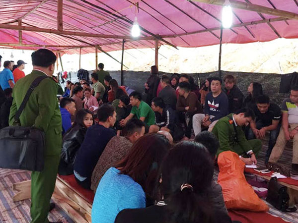 Bộ Công an triệt phá ổ nhóm xóc đĩa khủng do Quyết 'trọc' cầm đầu