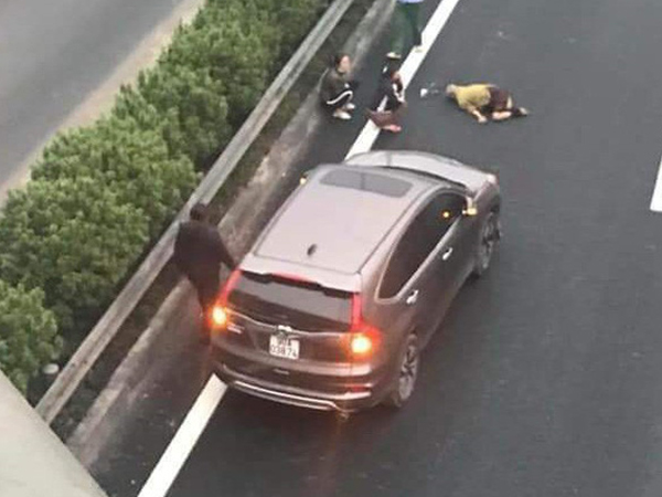 Công an từng nhắc nhở người đàn ông đi bộ qua đường cao tốc bị xe 7 chỗ tông tử vong