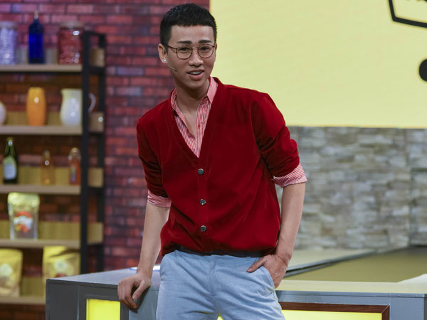 MC Thành Trung sốc khi Hải Triều 'chặt chém' tưng bừng, bắt nạt đồng nghiệp trên sóng truyền hình