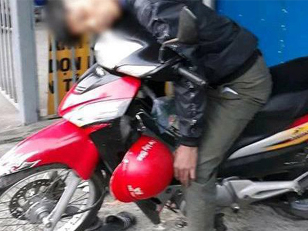Nguyên nhân nam thanh niên chết trong tư thế ngồi trên xe máy