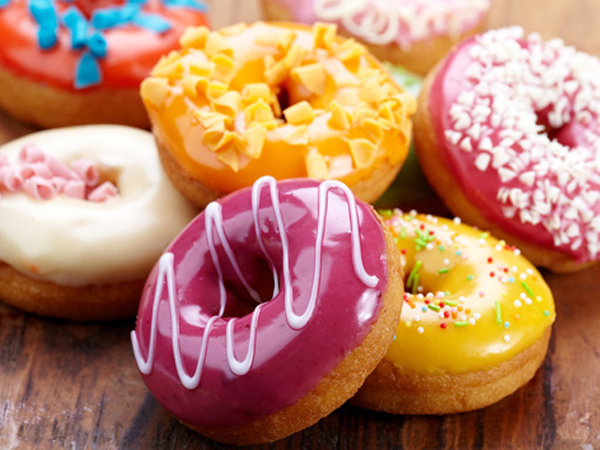 Uống thuốc cường dương, nhìn đâu cũng thấy... bánh doughnut