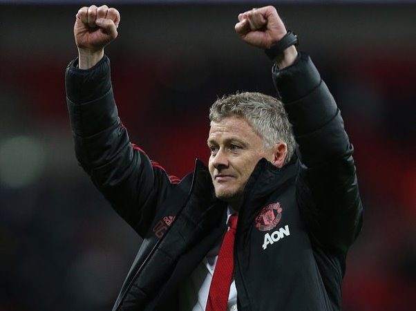 Bằng chứng cho thấy Solskjaer đang rất được BLĐ M.U ủng hộ