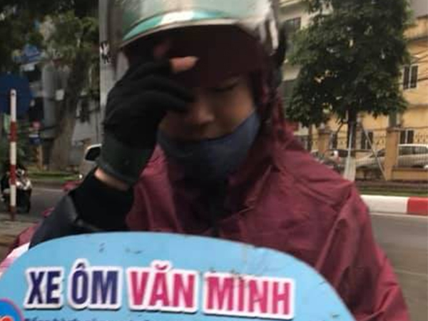 Clip: Cô gái ngỡ ngàng khi phải trả 500k xe ôm cho đoạn đường 8km từ bến xe Mỹ Đình về Điện Biên Phủ