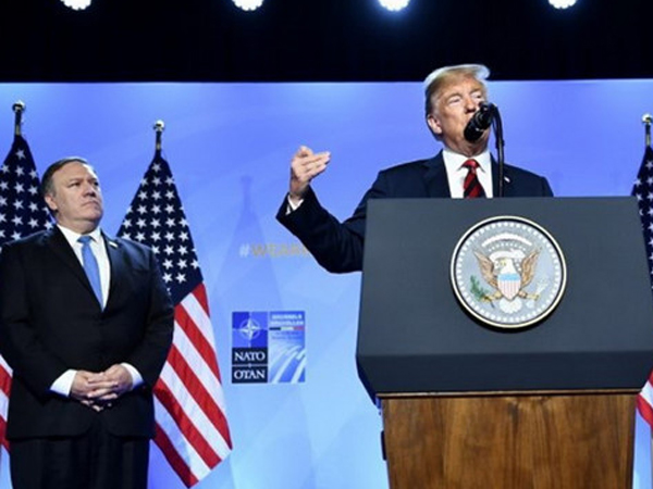 Rộ tin Tổng thống Trump thảo luận khả năng rút Mỹ khỏi NATO