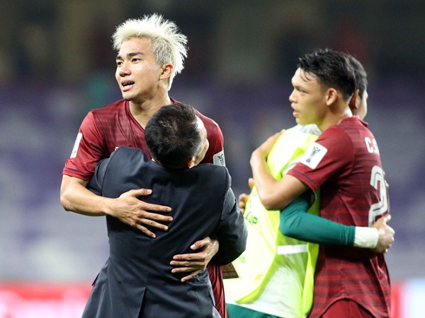 Giành vé vào vòng 1/8, 'Messi Thái Lan' gửi lời nhắn đặc biệt tới ĐT Việt Nam