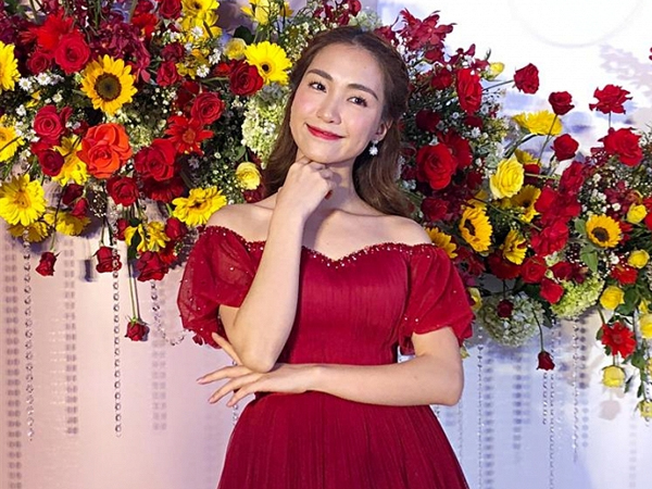 Sau loạt ồn ào, Hòa Minzy lại gây sốc với phát ngôn trong đám cưới Võ Hạ Trâm