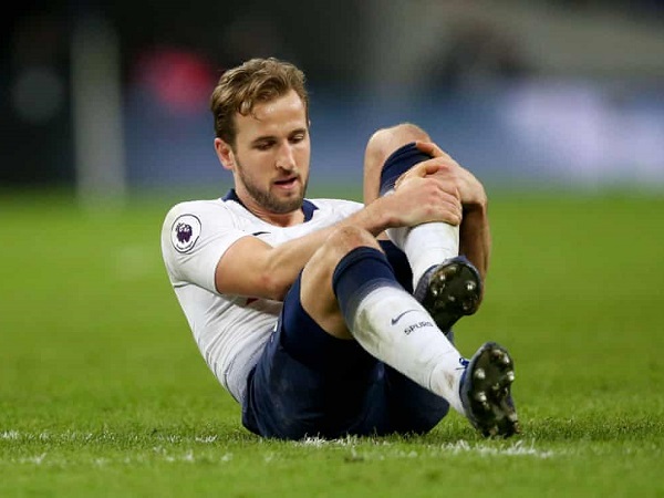 Sau trận thua MU, Tottenham Hotspur nhận thêm hung tin từ Harry Kane