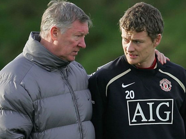 Sir Alex Ferguson đã giúp đỡ trò cũ Solskjaer thế nào?