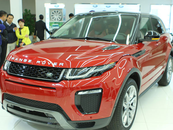 Cận Tết, Range Rover Evoque giảm giá 200 triệu