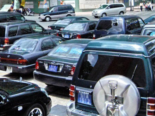 Lãnh đạo cấp cao nghỉ hưu vẫn được dùng xe công