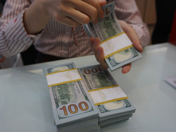 Ngân hàng đua hút kiều hối dịp sát Tết