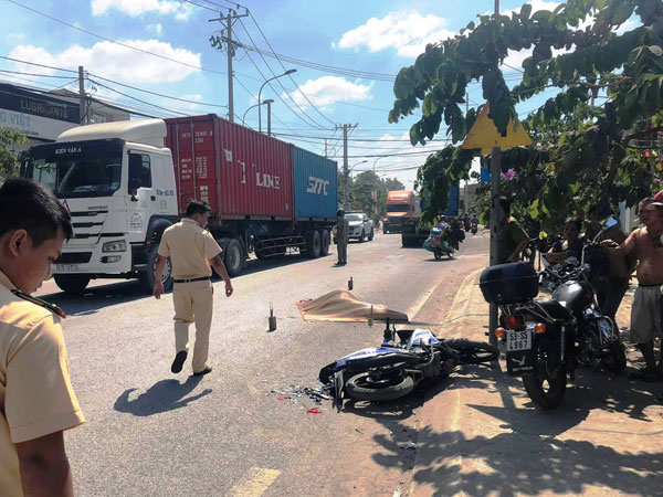 Xe container lại cán chết người ở cung đường có nhiều tài xế 'phê' ma túy