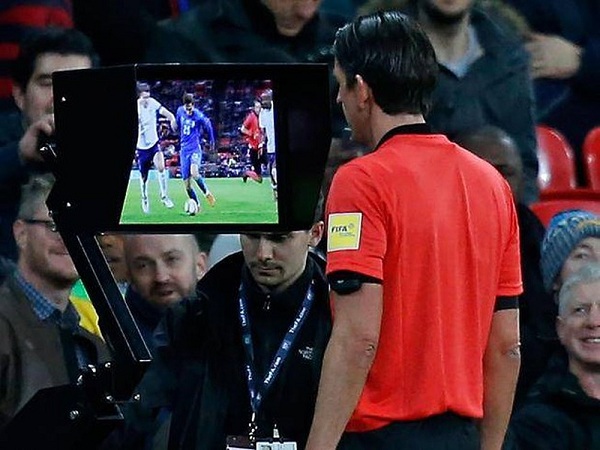 Áp dụng VAR cho V.League 2019: VPF mời đối tác làm việc tại World Cup 2018 hỗ trợ triển khai