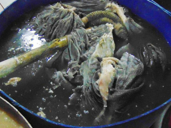 Kinh hãi nội tạng bò bốc mùi được ngập trong nước vôi bột làm trắng để bán phá lấu, lẩu bò ở Sài Gòn