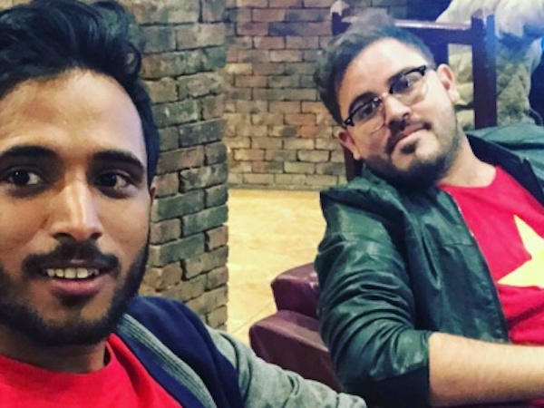 Chàng trai Yemen cổ vũ hết mình cho đội bóng Việt Nam tại Asian Cup 2019