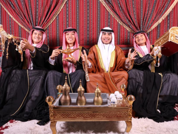 Dàn cầu thủ Việt Nam hoá 'hoàng tử' Arab trước trận gặp Jordan