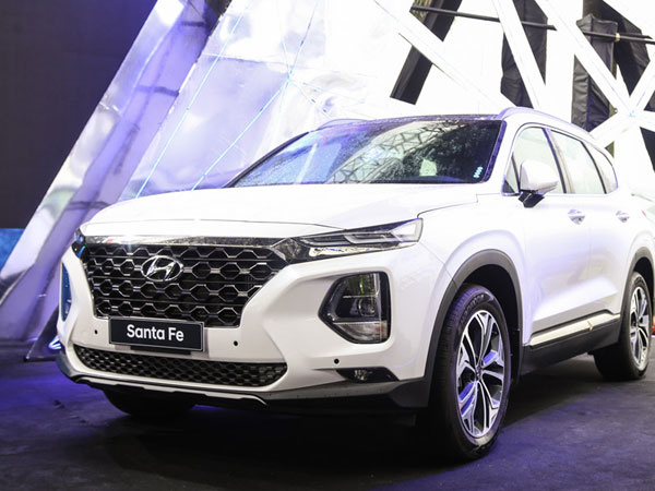 Hyundai Santa Fe bán 'bia kèm lạc' 100 triệu, hãng nói gì?