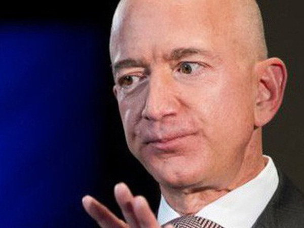 Một thi thể trẻ sơ sinh được tìm thấy trong thùng rác WC nữ tại nhà kho Amazon: Tiết lộ khủng khiếp về một môi trường làm việc ác mộng hay chỉ là tình huống cá biệt?