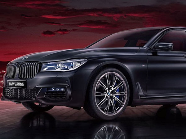 BMW 7-Series có bản màu đen huyền bí 'Black Fire' cho châu Á