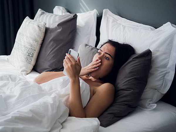 Cô gái sốc khi phát hiện chồng sắp cưới là thành viên của hội chăn rau trên mạng