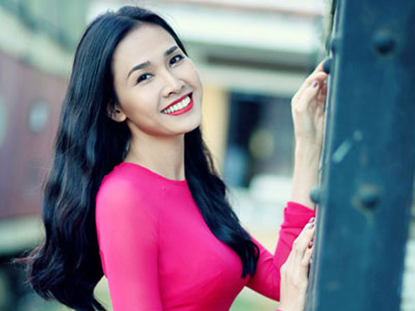 Dương Mỹ Linh 'thề xử đẹp' khi bị đồn yêu ông chủ tiệm nail đã có vợ