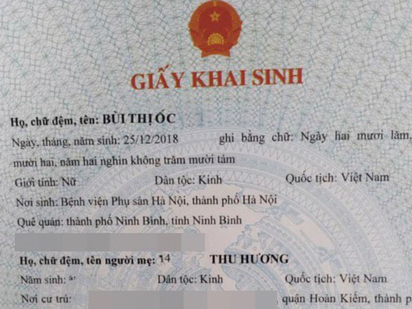 Đi tất niên về, bố ghé UBND phường làm giấy khai sinh cho con và cái kết 'dở khóc dở cười'