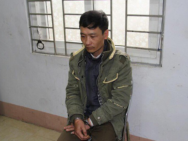 Kẻ cầm dao chém bé trai 4 tuổi tử vong hay vác loa đi lăng mạ mọi người, gửi đơn kiện khắp nơi