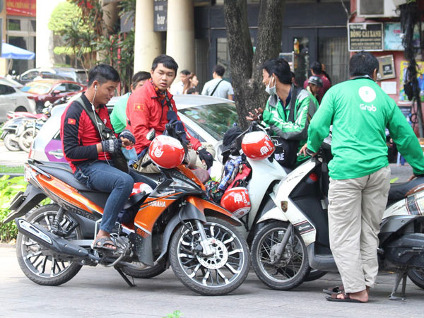 Sau 6 tháng 'đốt tiền', Go-Viet áp phí với tài xế tương đương Grab