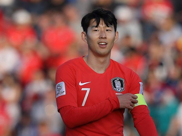 Son Heung-min mờ nhạt, Hàn Quốc chật vật vào tứ kết Asian Cup