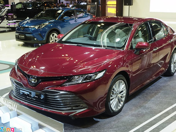 Toyota Camry 2019 sắp ra mắt Việt Nam, chuyển sang nhập khẩu?