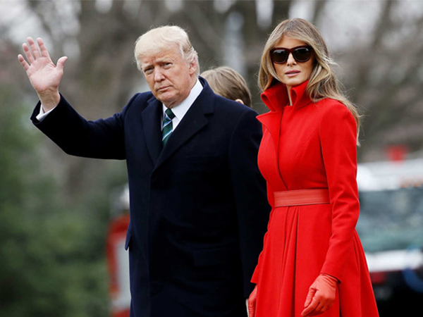 Vợ chồng Tổng thống Mỹ Donald Trump cùng nhận đề cử Mâm xôi vàng