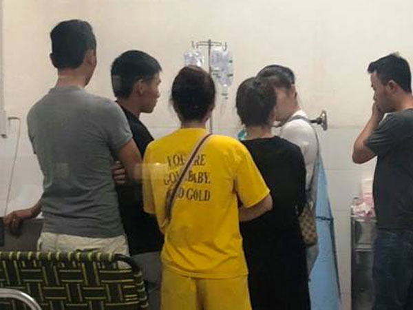 Đâm nhau kinh hoàng tại tiệc tất niên, 7 người trọng thương