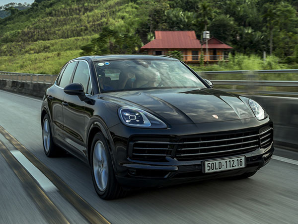 Porsche Cayenne - SUV cho nhà giàu Việt mê tốc độ