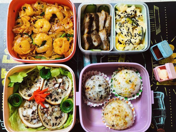 Tròn mắt thán phục người vợ 'quốc dân': Mỗi ngày chồng đi làm là một hộp cơm vừa ngon vừa đẹp, đủ 26 bữa/tháng