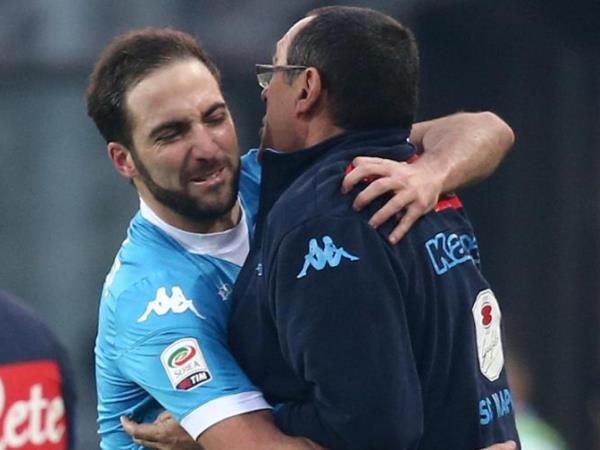 Higuain phấn khích khi được tái ngộ HLV Sarri